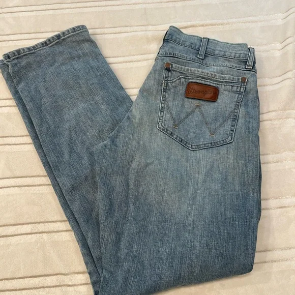 Wrangler Retro - Blue Slim Straight Leg Jeans Classic Style, 32 Waist 34 Length - Picture 1 of 5